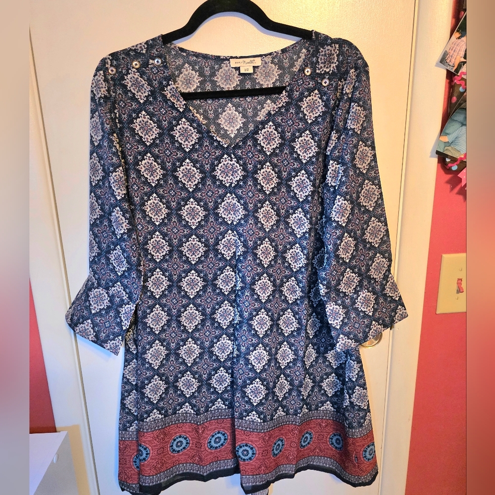 Simply Noelle Tunic Length Top Size Small/Medium NWOT